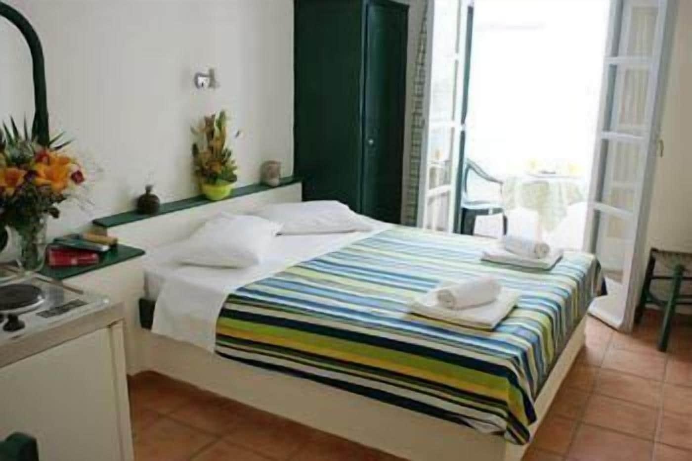 Jason Studios & Apartments Naxos City Екстер'єр фото