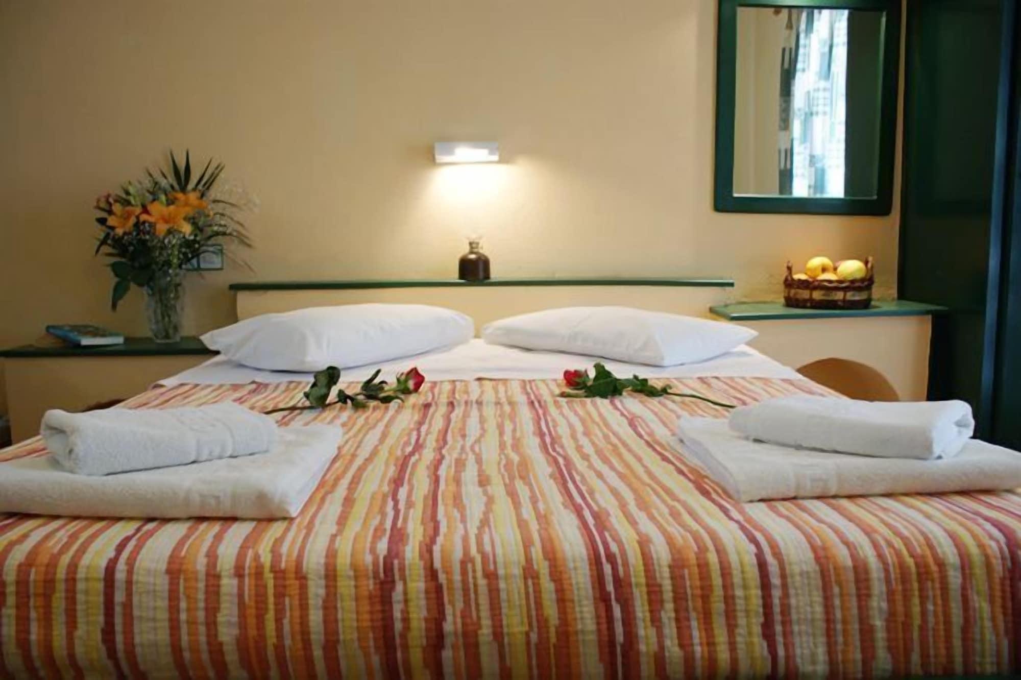 Jason Studios & Apartments Naxos City Екстер'єр фото