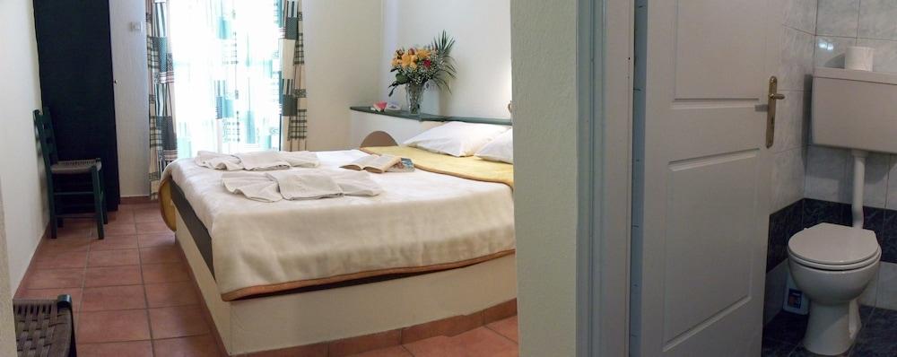 Jason Studios & Apartments Naxos City Екстер'єр фото