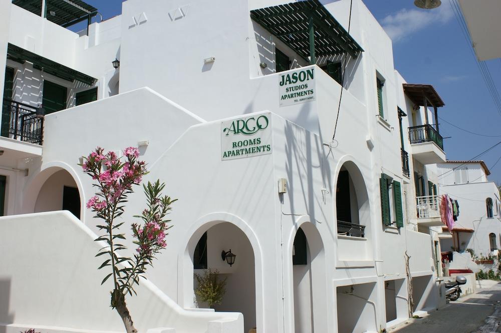 Jason Studios & Apartments Naxos City Екстер'єр фото