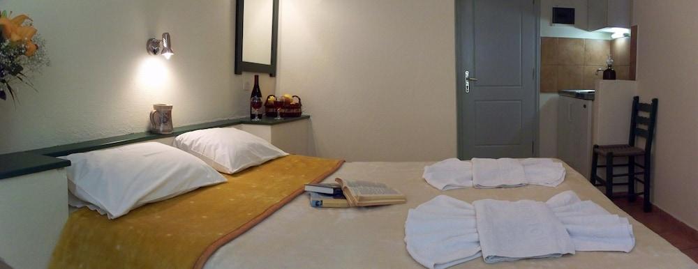 Jason Studios & Apartments Naxos City Екстер'єр фото