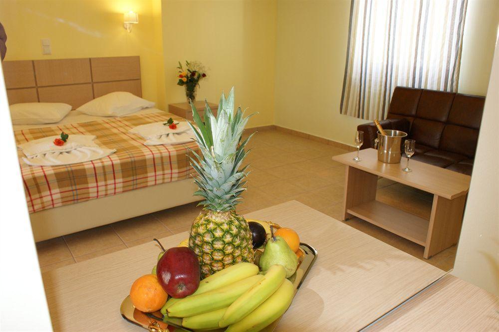 Jason Studios & Apartments Naxos City Екстер'єр фото